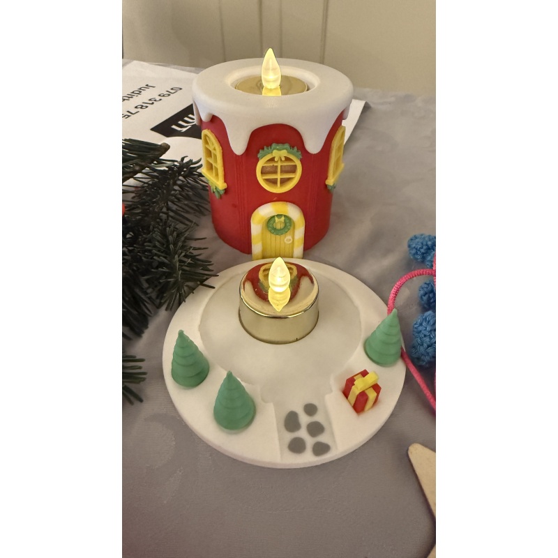 Weihnachtliches 3D-Dekohaus mit LED-Teelichtern – Handgefertigt & individuell anpassbar